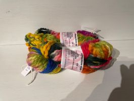1Knäuel Handgefärbte Wolle Form und Farbe