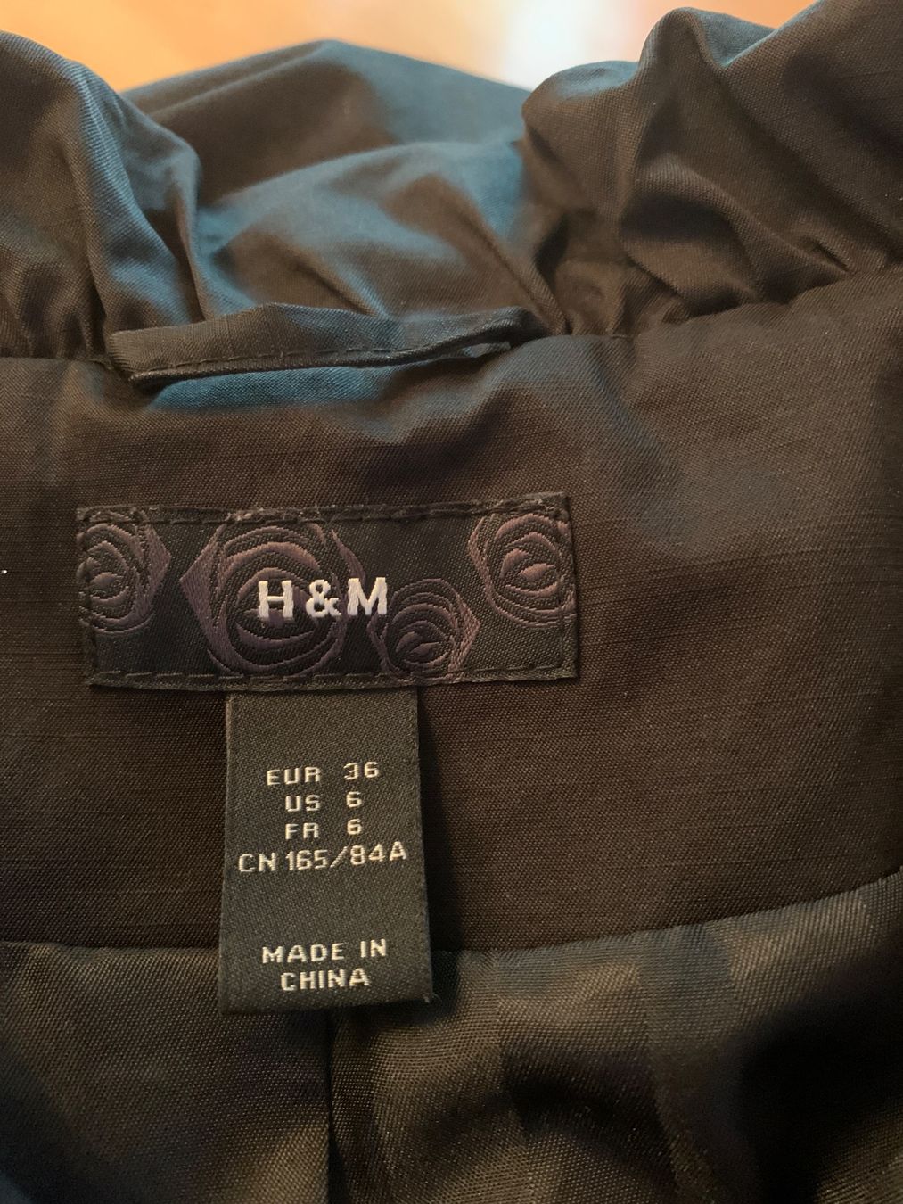 H&M Jacken: Joli blazer noir H&M taille 36 – Gebraucht aus MEYRIN von Gwendo10 2
