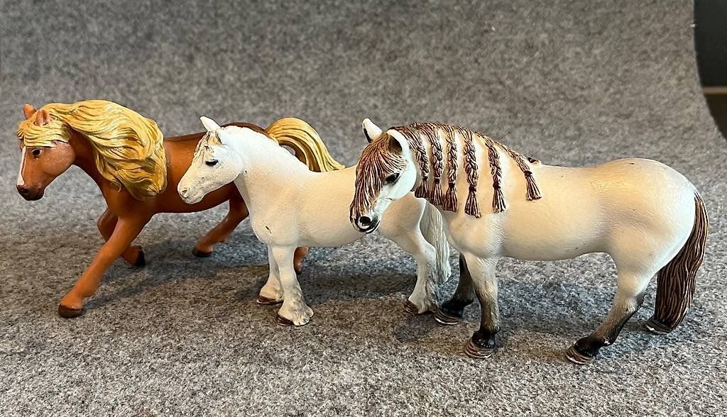 Schleich Giocattoli: Schleich dreier Ponyset gebraucht – Usato da Illnau venduto da mbseller4ric