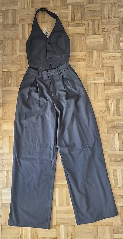 Jumpsuits: Grauer Jumpsuit – Neu und originalverpackt aus Ettingen von mus_qx88 2