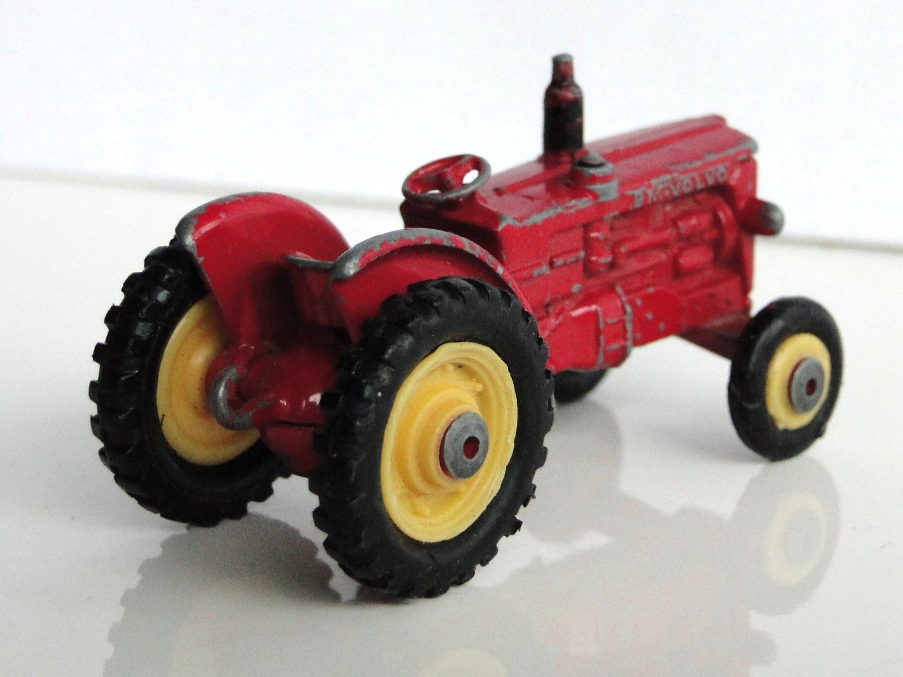 Volvo Modellini d'auto: HUSKY - BM Volvo Tractor - wie Matchbox – Usato da Killwangen venduto da cyrano56 1