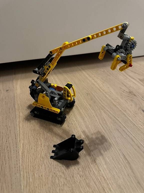 Kit di costruzioni: LEGO Technic 8047 «Kompaktbagger» – Usato da Freidorf TG venduto da sandro444 1