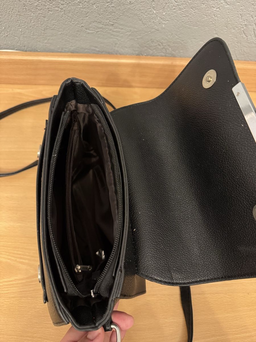 Sacs femmes: Schwarze Handtasche – D'occasion à Niederurnen par Salome.r02 1