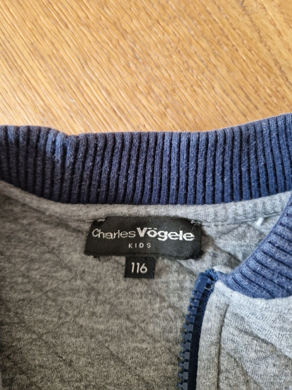 Maglioni & Felpe: Pullover / Bomberjacke Grösse 116 – Usato da Eschenbach SG venduto da SanFranciscoCalifornia 1