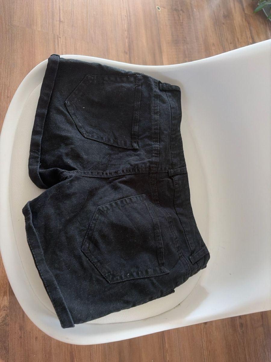 Hosen: Coole schwarze Jeans Shorts Gr. S /34 – Gebraucht aus Opfershofen TG von dan_nxk8 1