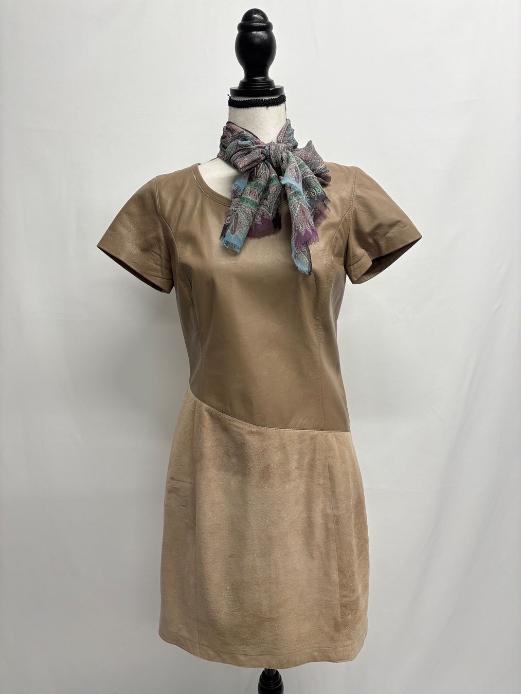 Vestiti: Leonardo Lederkleid Wildleder braun Gr. 36 kurzarm – Nuovo (secondo la descrizione) da Regensdorf venduto da secondchancefashion 1