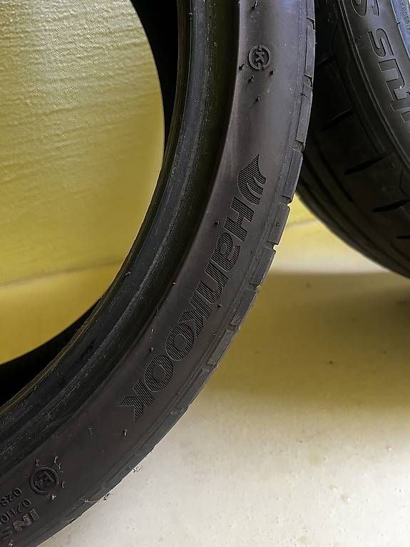 Sonstiges Schreiben & Zeichnen: 235/35 R19 – Gebraucht aus Lostallo von nan_2cqk 4