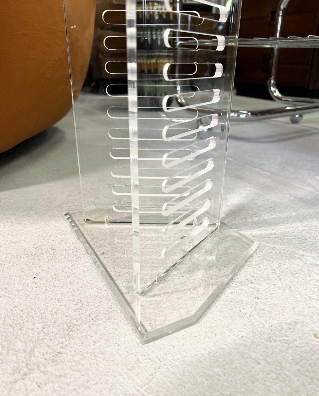 Racks & Ständer: Acryl - Plexi CD-Ständer - 80er Jahre – Gebraucht aus Walzenhausen von stilvollwohnen 3