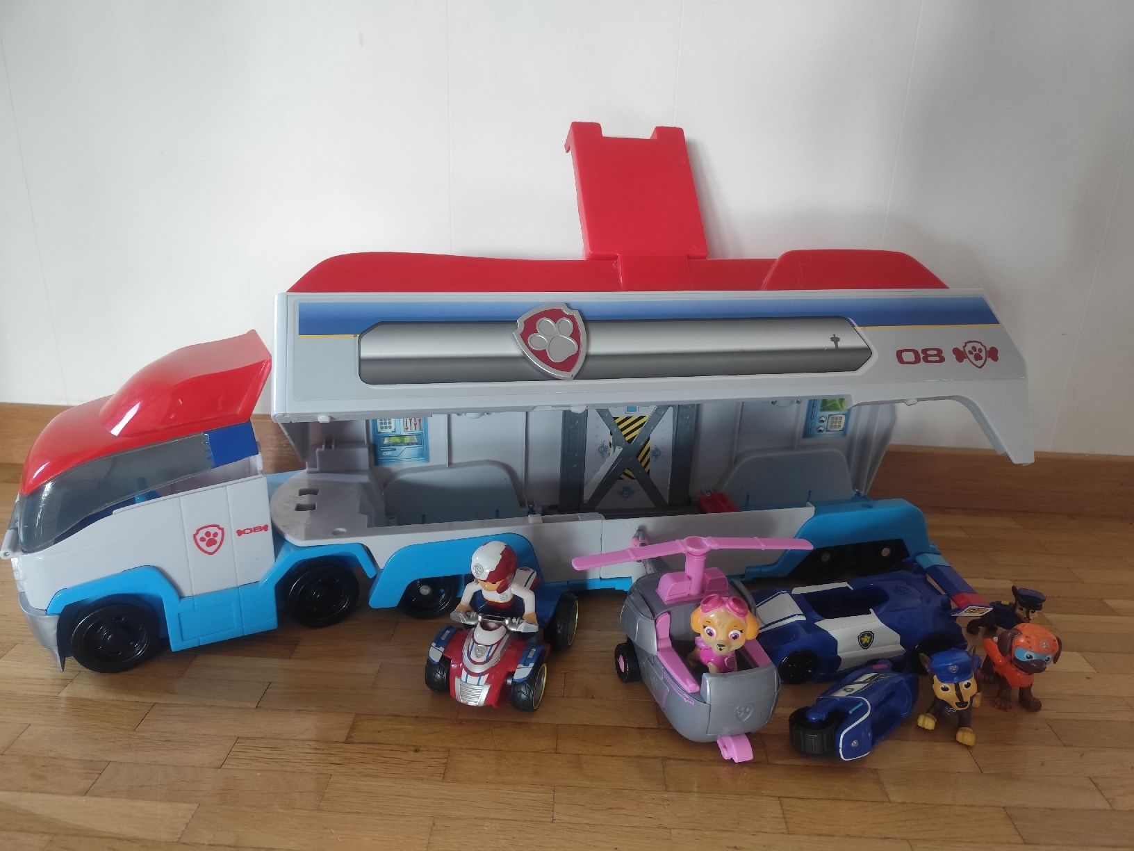 Giocattoli: Paw Patrol bus mit Figuren  – Usato da Oberaegeri venduto da frappe5