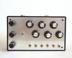 King Drone - analoger Drone Synthesizer mit 6 Oszillatoren