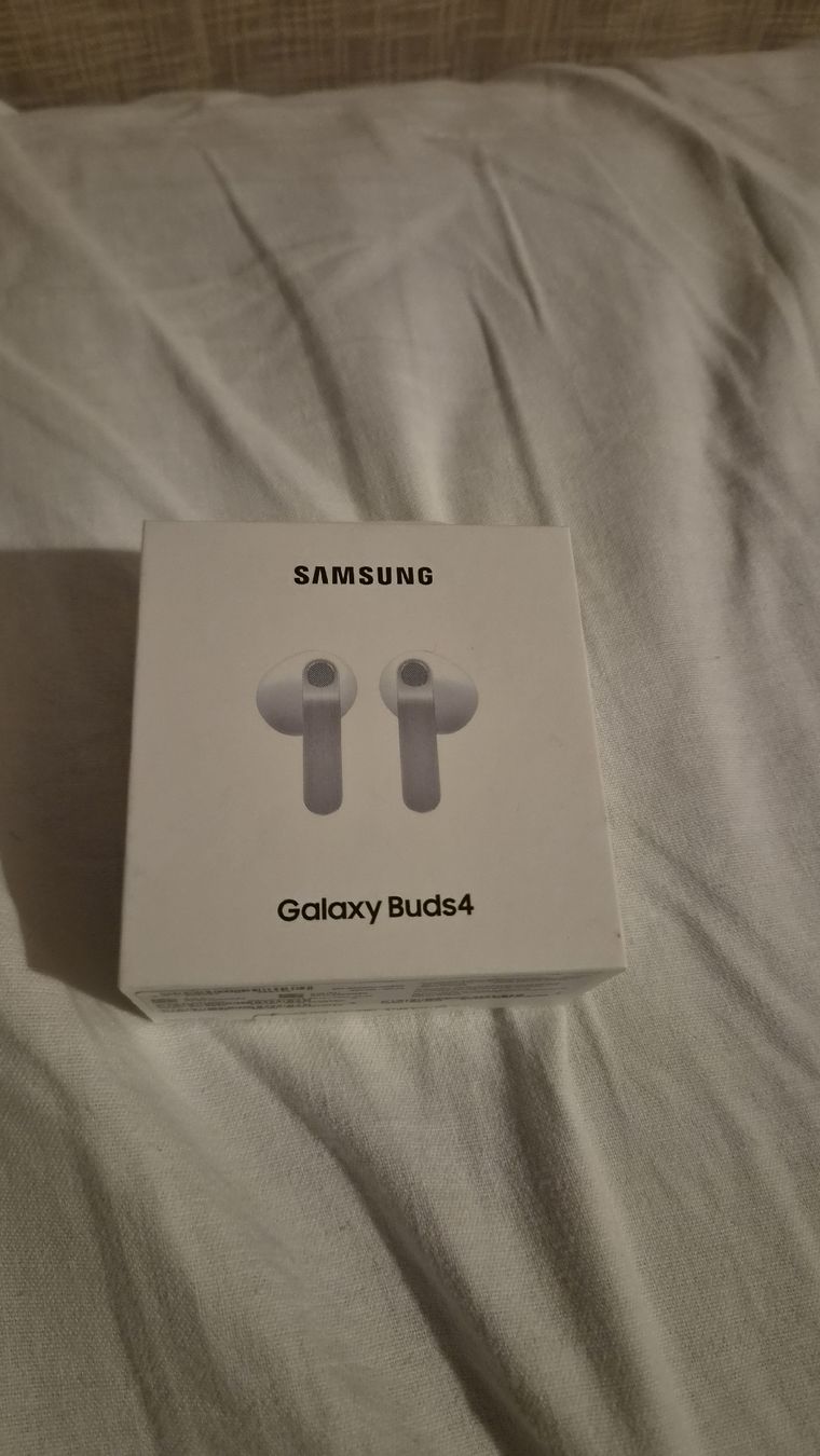 Samsung Kopfhörer: Samsung Galaxy Buds 4 – Neu und originalverpackt aus Villmergen von uel_p6z9