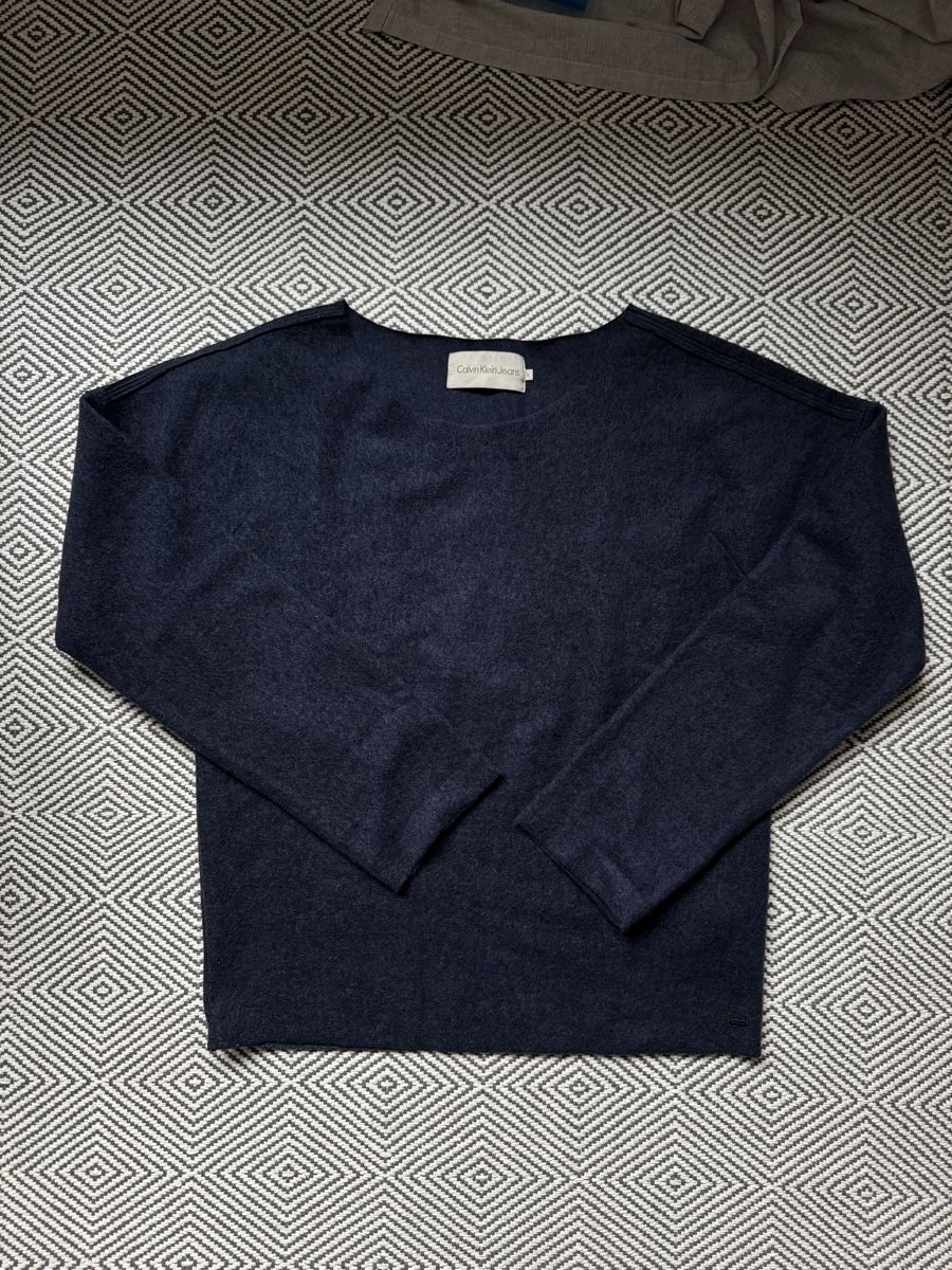 Calvin Klein Pulls & Sweat-shirts: Calvin Klein navy blue wool sweater – Neuf (Voir description) à Zürich par ari_cr2f 2