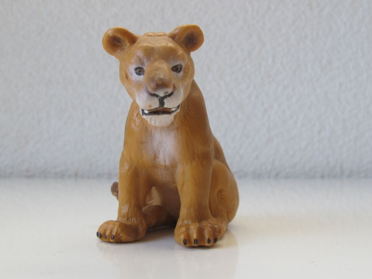 Schleich Statuette: Schleich 14037 Löwin, sitzend – Usato da Vilters venduto da hedi00 1