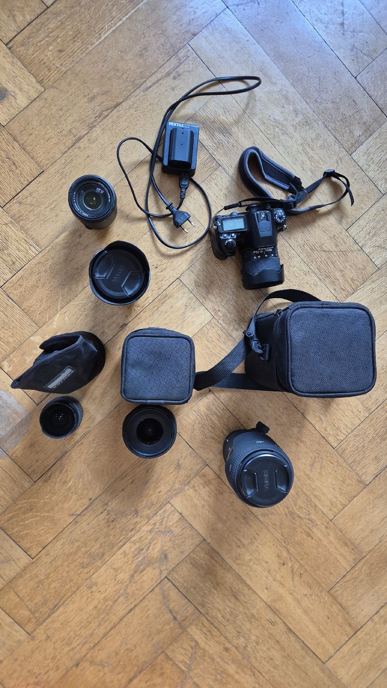 Pentax Kamera: Pentax K5 mit diversen Objektiven – Gebraucht aus Schaffhausen von Mozzaurus