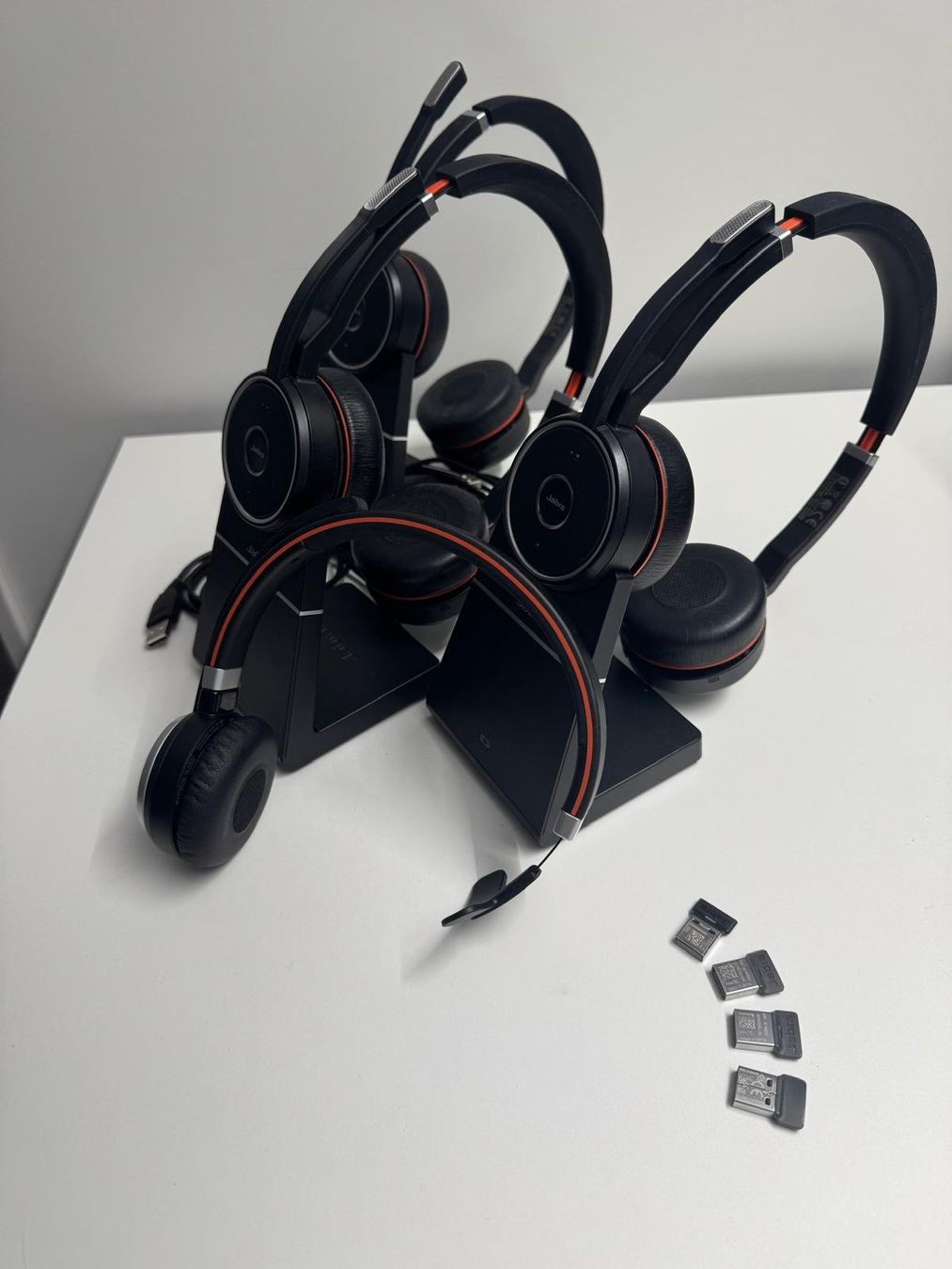 Kopfhörer: 3x Jabra Evolve 75 mit Ladestation – Gebraucht aus Schaffhausen von gvs-it