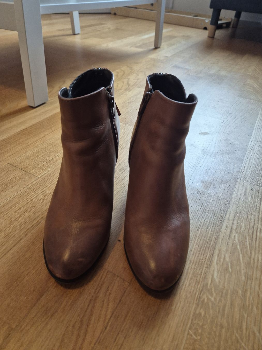 Chaussures femmes: Braune Stiefeletten, Grösse 36 – D'occasion à Luzern par bam_qr5p