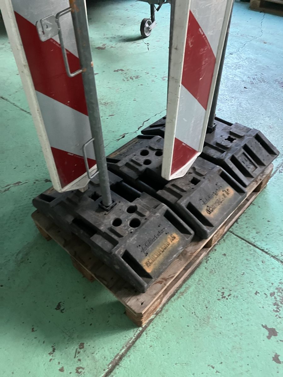 Tous les outils: Abspermaterial – D'occasion à Oberdorf NW par Odermatt03 3