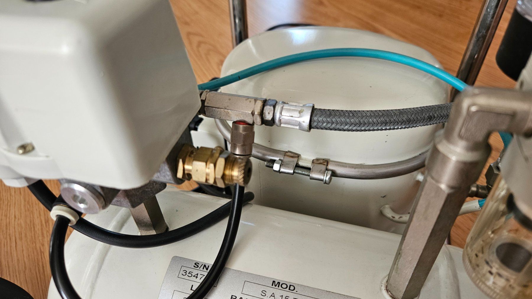 Rotring Kompressoren: Airbrush - Flüsterkompressor MOD. S. A. 15 TC  "rotring" – Gebraucht aus Rotkreuz von Rolv.522 4