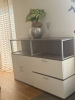 Sideboard weiss/grau mit 2 Türen und 2 Schubladen