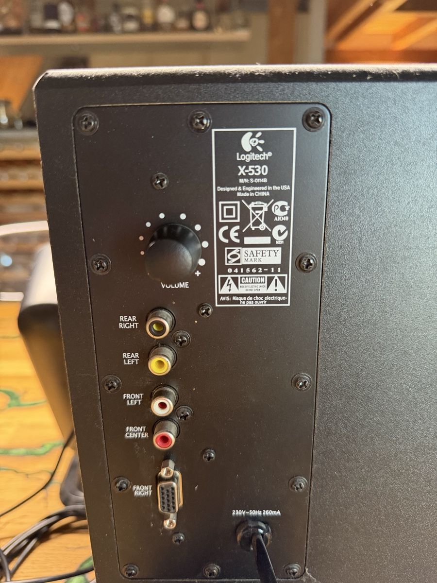 Logitech Haut-parleurs: Logitech PC Lautsprecher – D'occasion à Lüterkofen par Michel_ 1