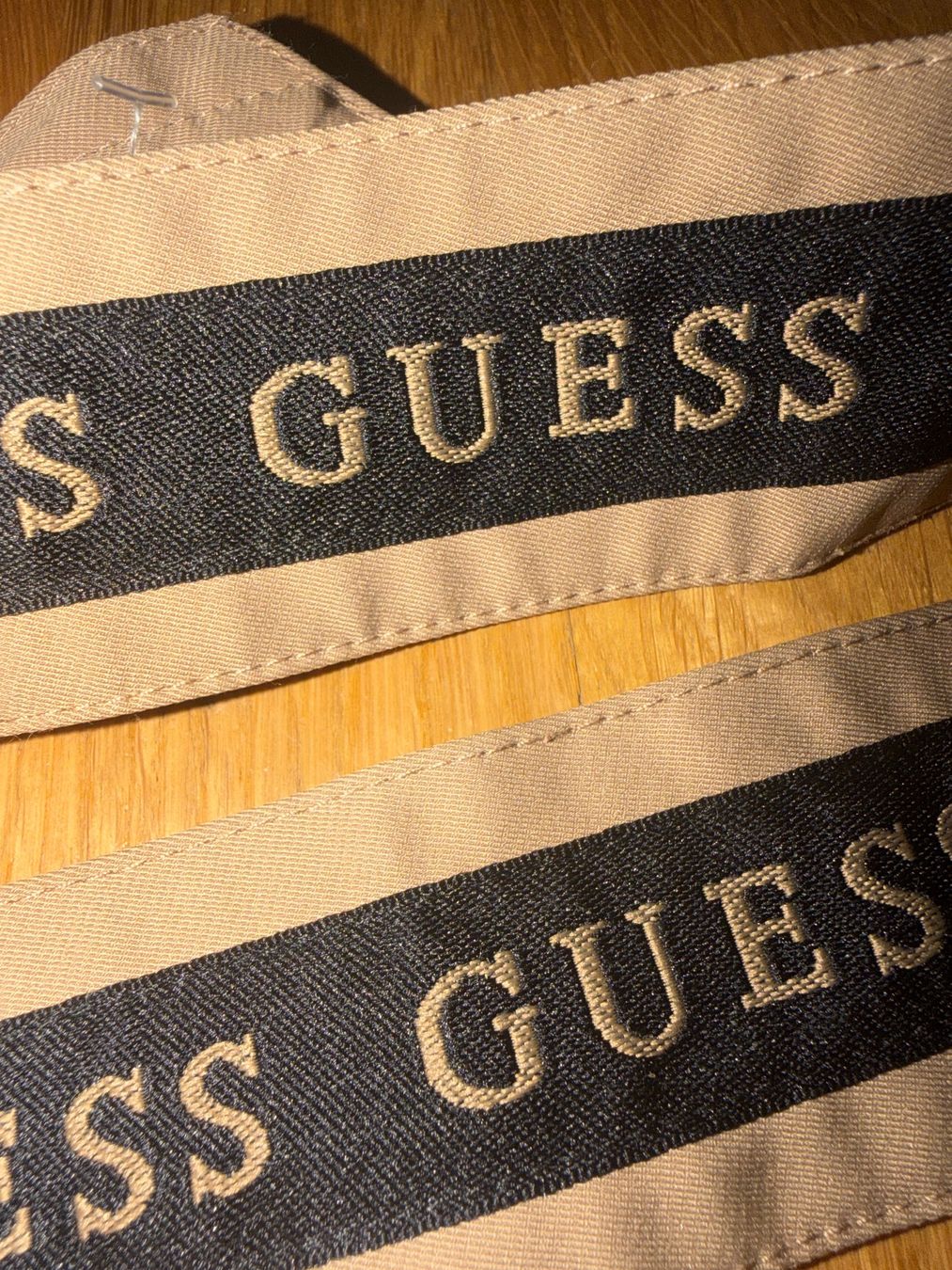 Ceintures: Guess Stoffgurt – D'occasion à bülach par Happylion1