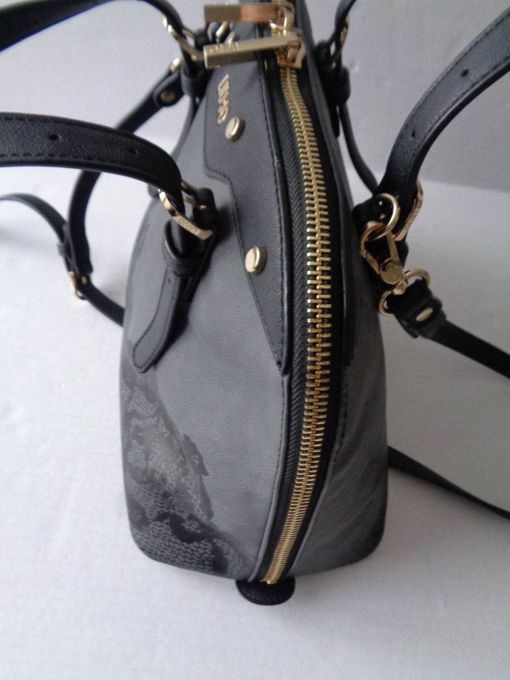 Borse da donna: Tasche LIO-JO Lederimitat grau/schwarz – Usato da Chur venduto da omonia 4
