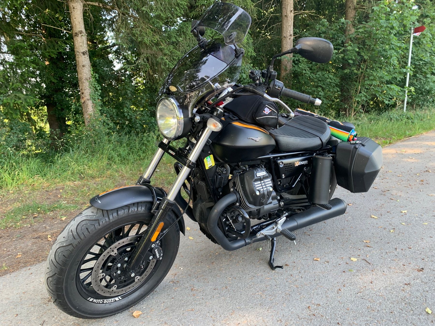 Moto Guzzi Altro: Moto Guzzi bobber V9 avec accessoires! – Usato da Matran venduto da bellzag 3