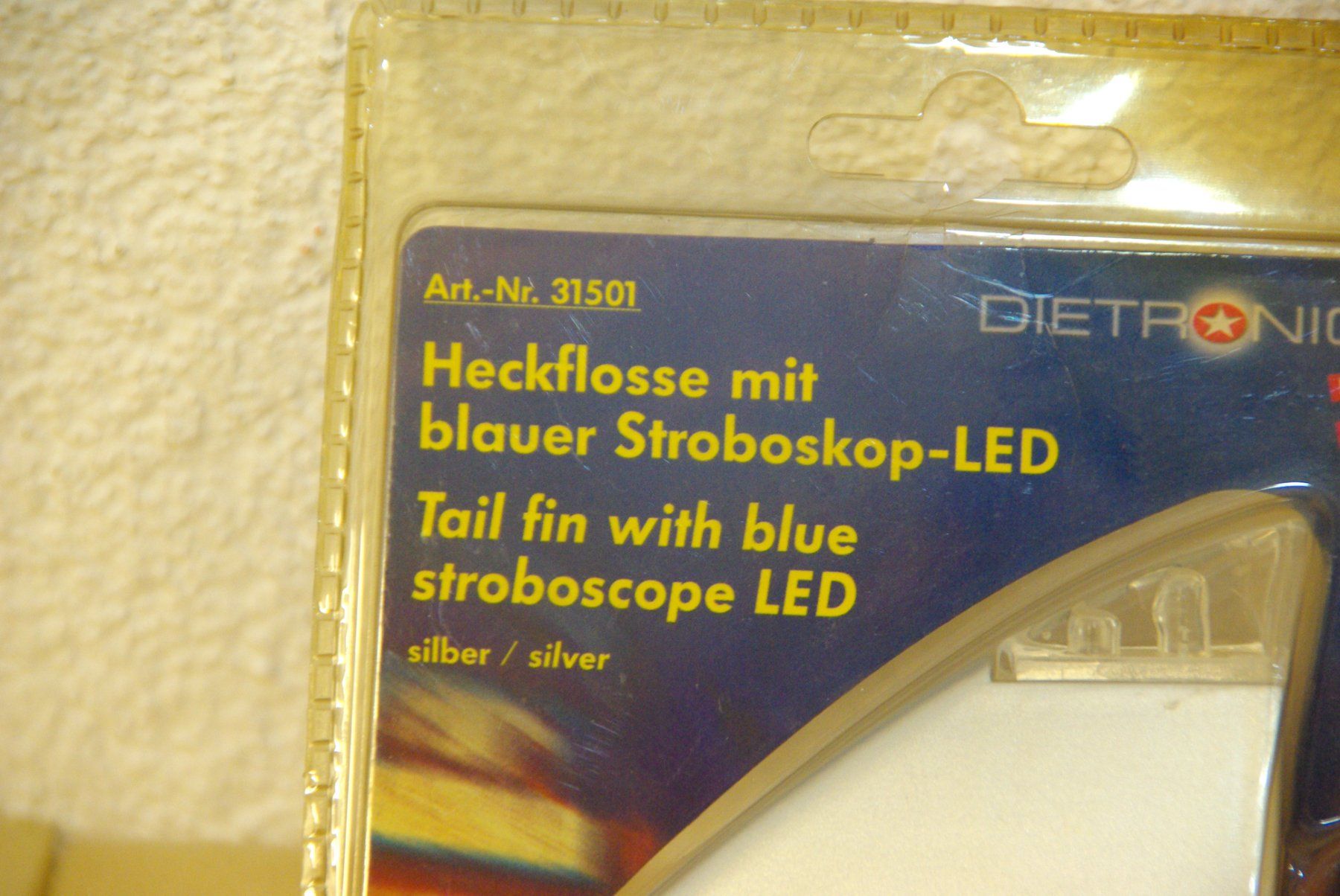 Tutti pezzi di ricambio auto: Heckflosse mit blauer Stroboskop-LED – Nuovo e nell'imballaggio originale da Herisau venduto da Cevianer1844 1