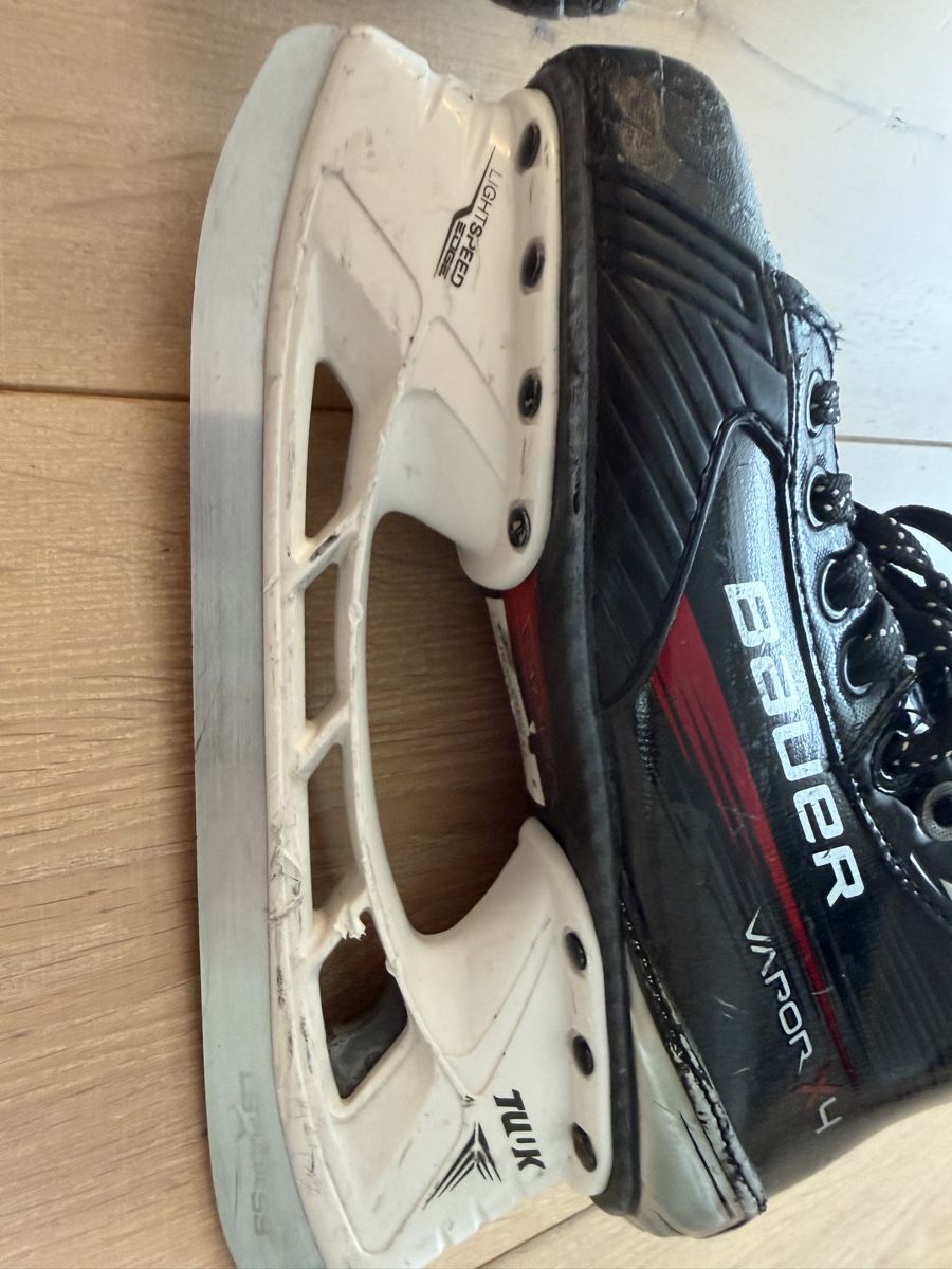 Bauer Pattini da ghiaccio: Bauer x4 Schlitschuh Grösse 5 – Usato da Dänikon ZH venduto da baumgame 4