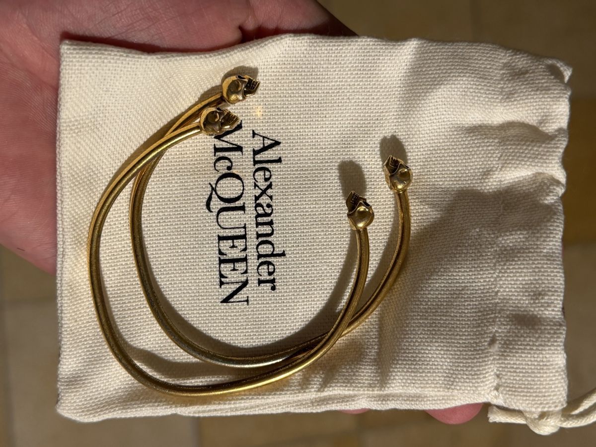 Alexander Mcqueen Bracciali & Braccialetti: 2 x Alexander McQueen Armreif – Usato da Basel venduto da Stauffer94