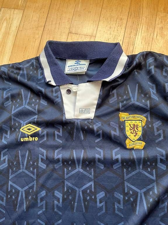 Umbro Leibchen & Hosen: 1991-94 Schottland Trikot – Gebraucht aus Rombach von Brozza 1