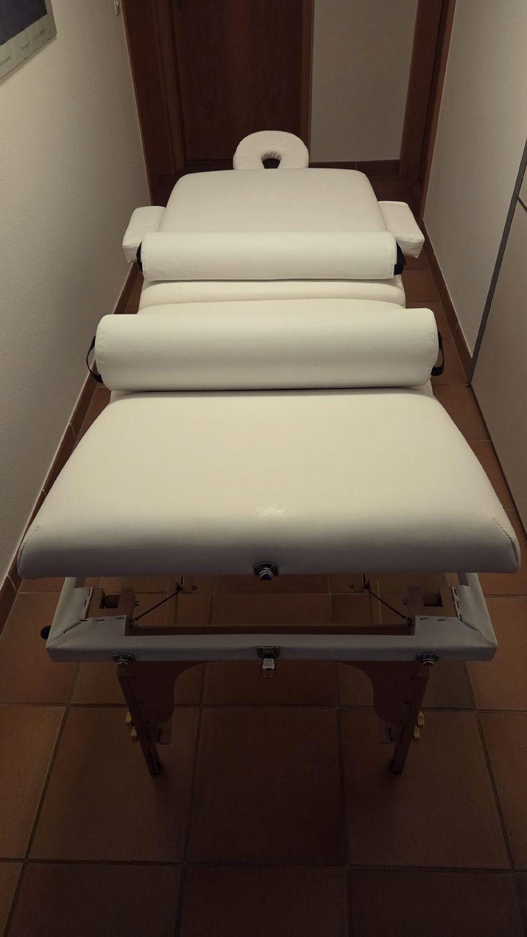Appareils de massage: Massageliege weiss gebraucht – D'occasion à Wegenstetten par nahtwahtori 1