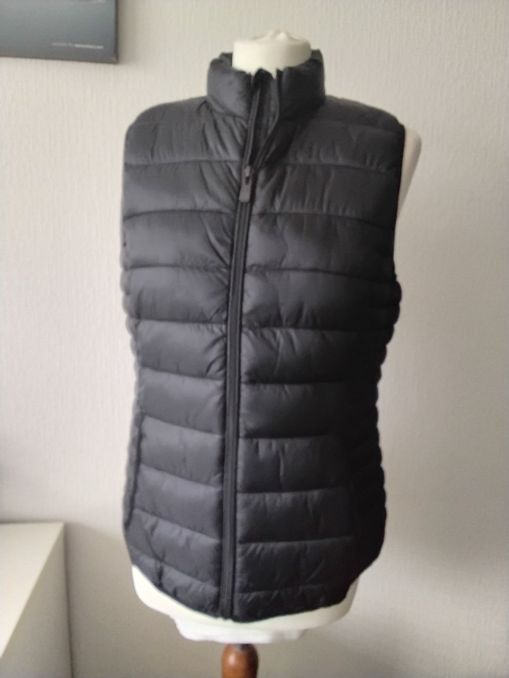 C&A Gilet & Giacche senza maniche: Doudoune sans manches légère noire – Nuovo (secondo la descrizione) da Chêne-Bourg venduto da Fio994