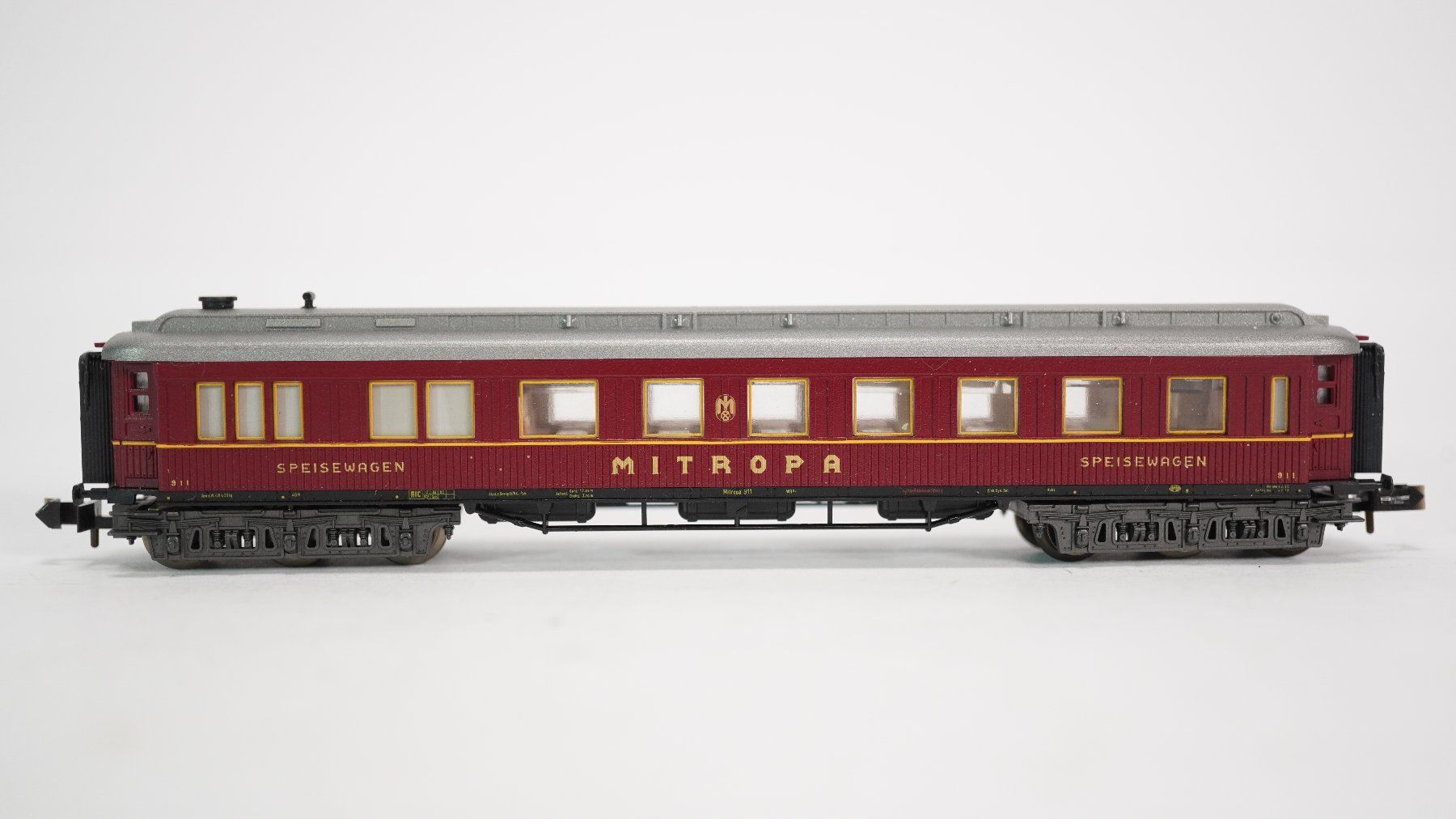 Trix Modelleisenbahnen: e37 Spur N Minitrix Mitropa Speisewagen 311 – Gebraucht aus Thun von evinka_gmbh 2