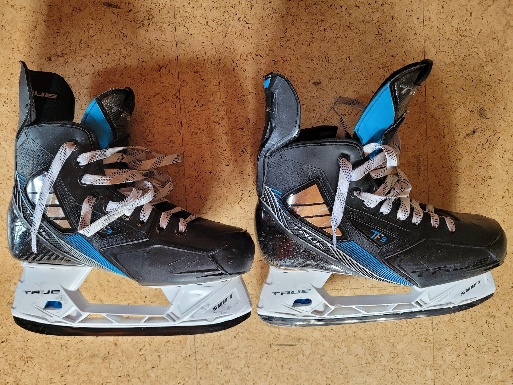 Pattini da ghiaccio: True Eishockey Schlittschuhe Gr.6.5 – Usato da Steffisburg venduto da Gismo49 3