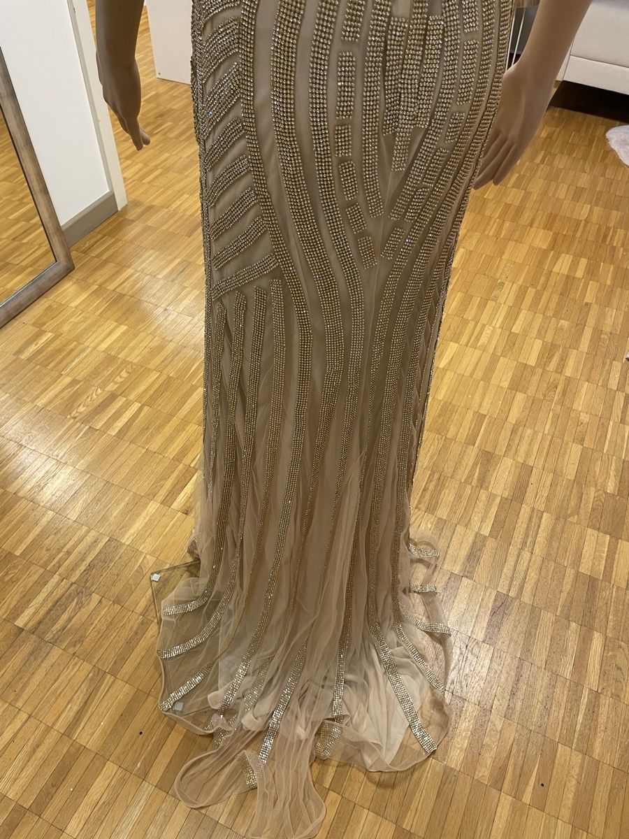 Robes: Abendkleid lang beige bestickt Grösse S neu – Neuf (Voir description) à Appenzell par mir_rqn6 1