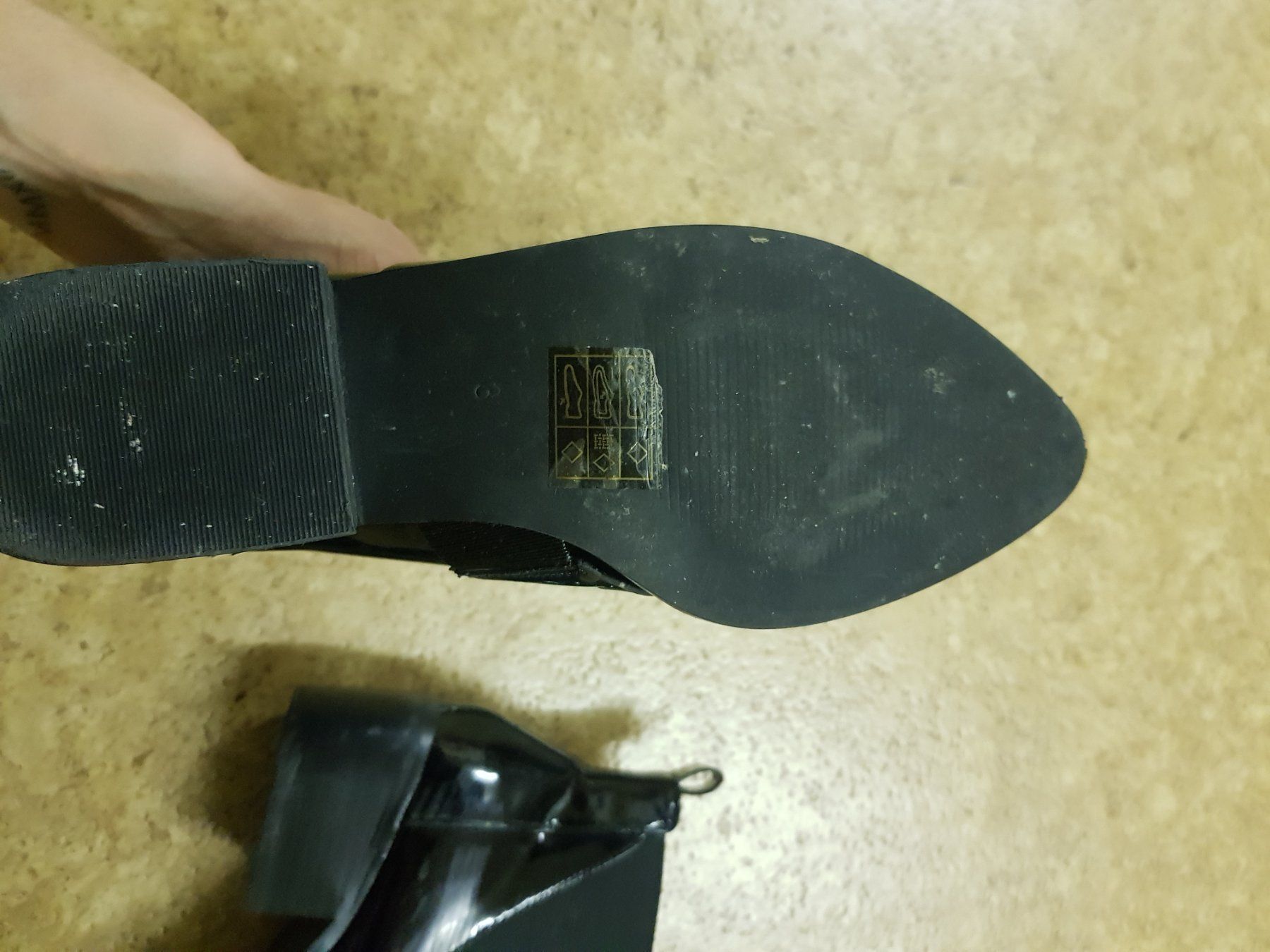 Damenschuhe: Asos Stiefelette von Asos – Gebraucht aus Eschenbach SG von SanFranciscoCalifornia 2