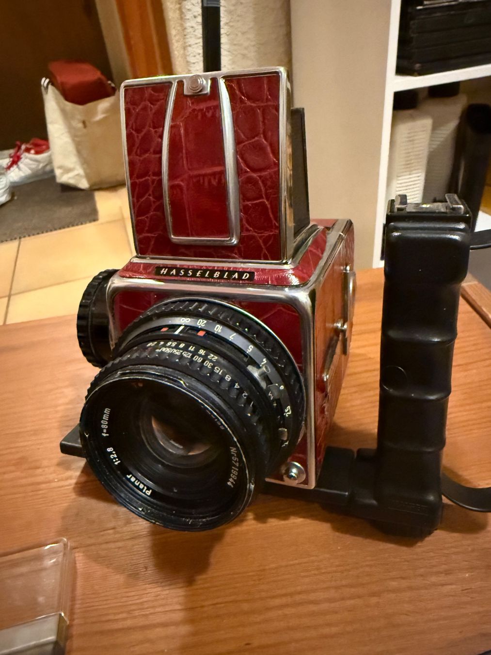 Hasselblad Fotocamera: Hasselblad C/M avec 80mm – Usato da Zinal venduto da djpooyen 1