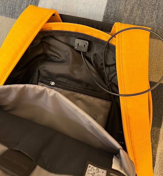Zaini: SAMSONITE Zaino per Laptop o Tablet (NUOVISSIMO) – Usato da Zürich venduto da zai_wnt2 1