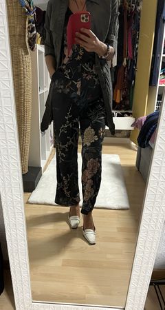 Schöner Jumpsuit (inkl.jacke )mit Blumenmuster XS/S Neu!