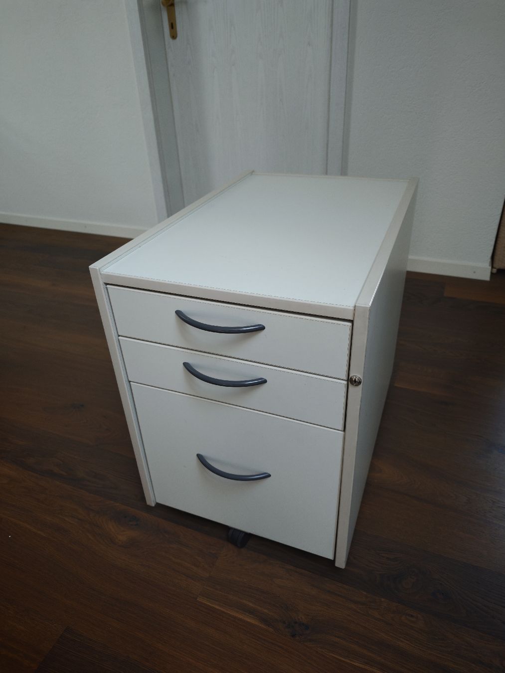 Eléments de bureau: Rollcontainer 3 Schubladen weiss – D'occasion à Güttingen par sternengucker_