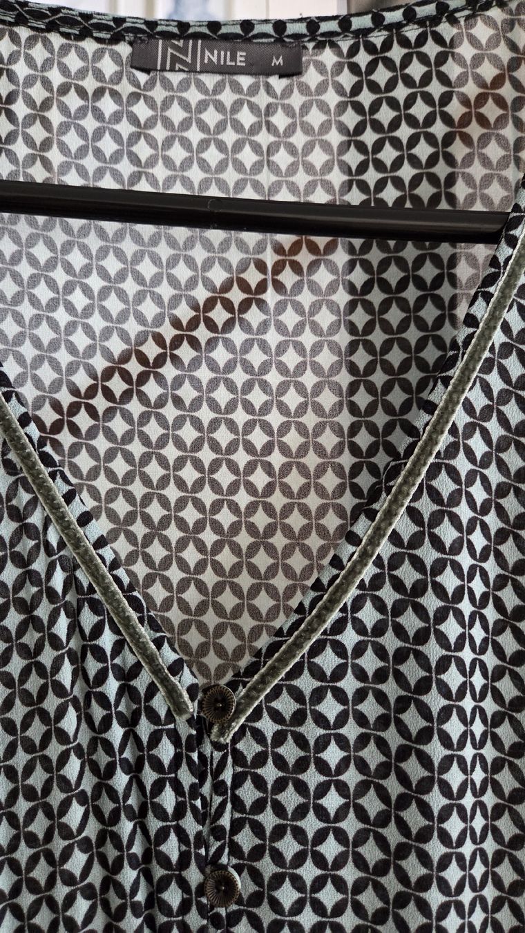 Nile Vestiti: Kleid Nile gemustert mit Knopfleiste  – Usato da Winterthur venduto da sandi99 3