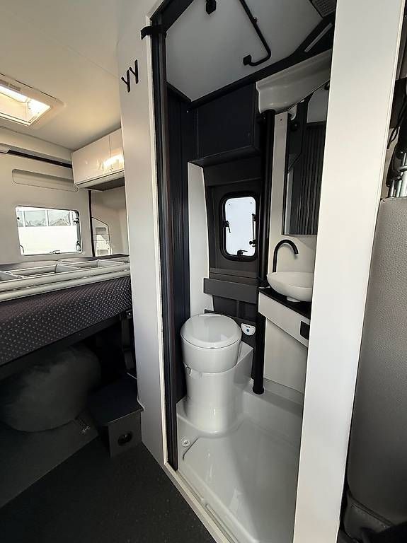 Camping Fahrzeuge: Adria Twin Sports 600 SPB  – Gebraucht aus Langenthal von Reisemobil01 7