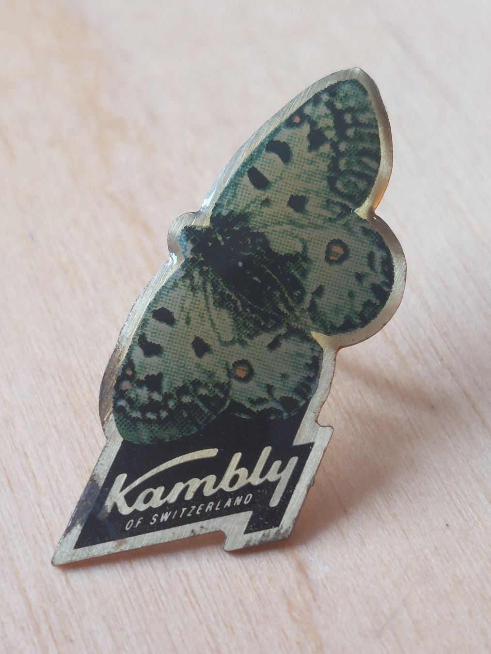 Placchette & Badge: KAMBLY - PIN – Usato da Gipf - Oberfrick venduto da Esnoopy 4