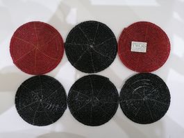 Getränkeuntersetzer, Untersetzer mit Glasperlen schwarz+rot