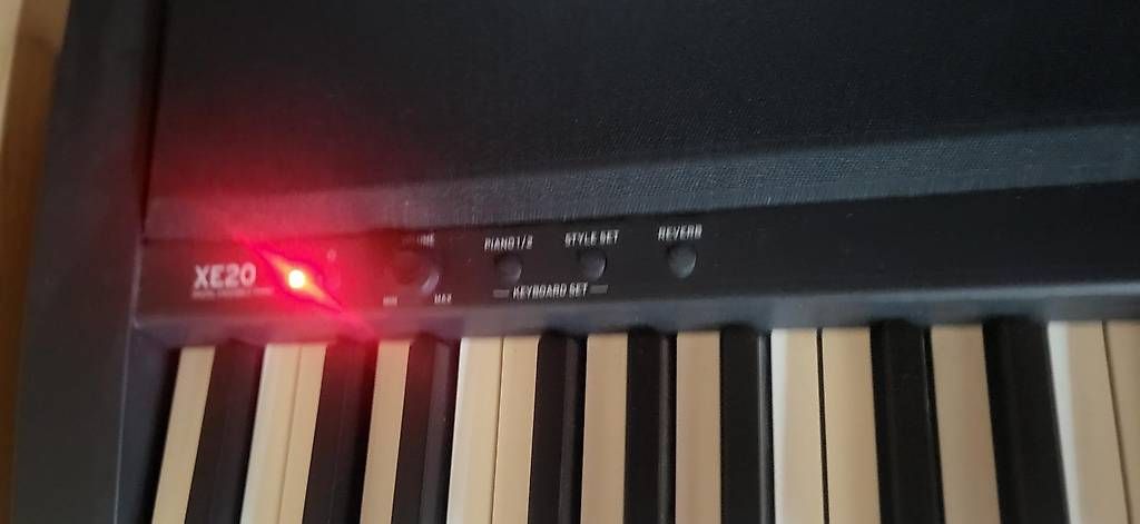 Strumenti musicali: E-Piano KORG XE20 mit Ständer – Usato da Siebnen venduto da rowu 2