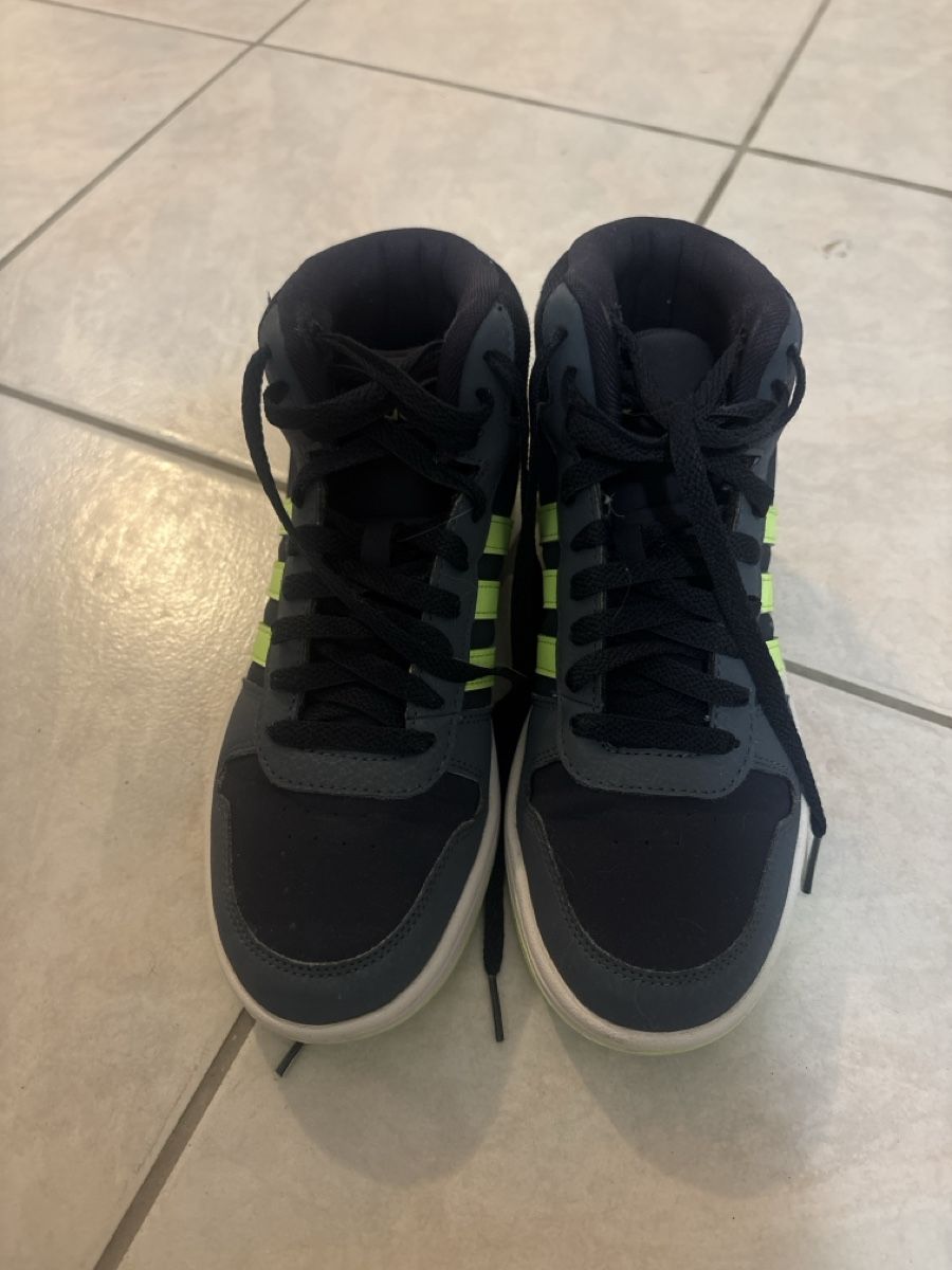 Adidas Scarpe da uomo: Adidas hoher Sneaker Grösse 40 – Usato da Safnern venduto da villi007