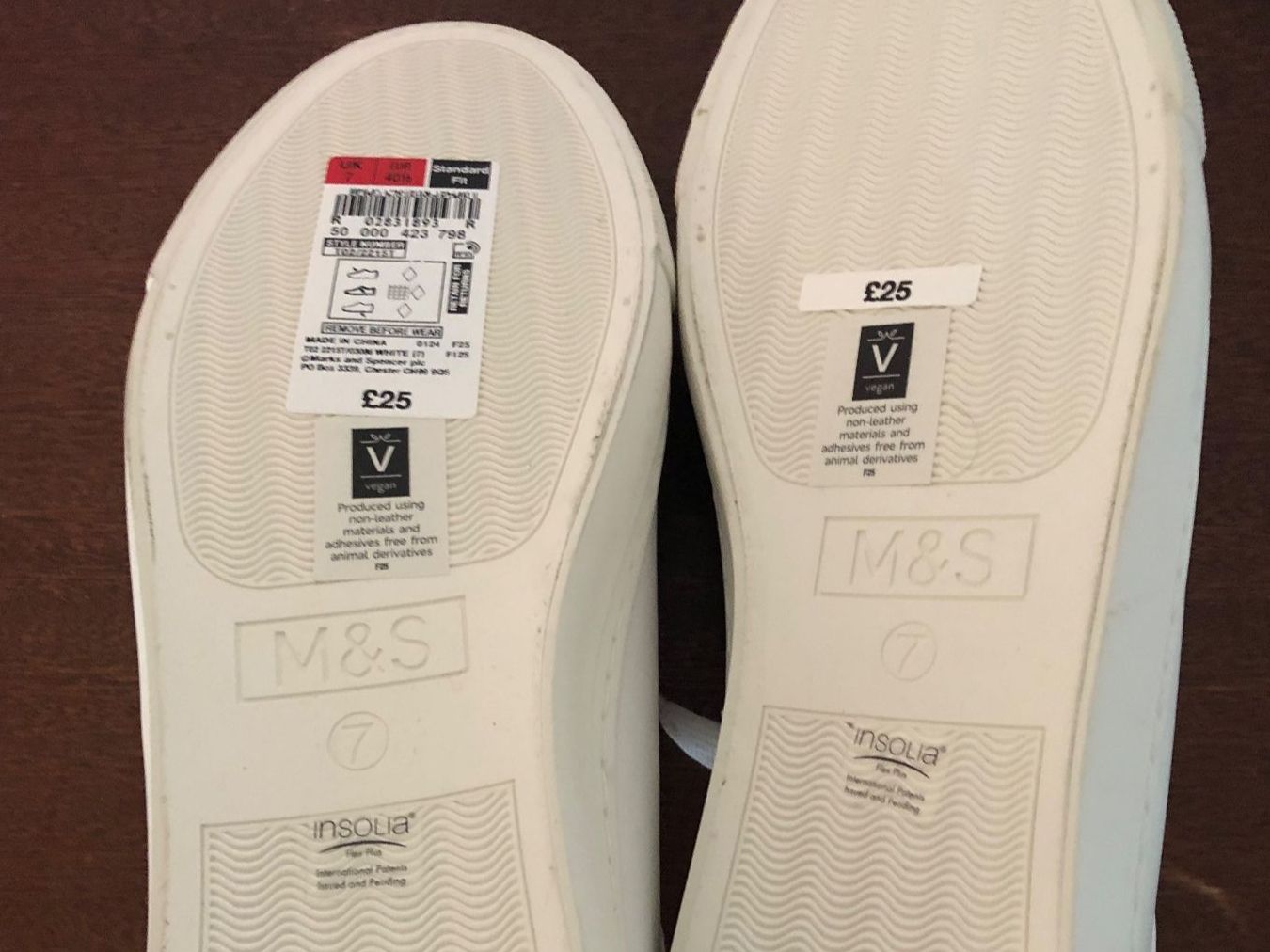 Scarpe da donna: Weisse Sneakers (Gr. 40.5) – Nuovo (secondo la descrizione) da Egg b. Zürich venduto da Nyborg_33 3