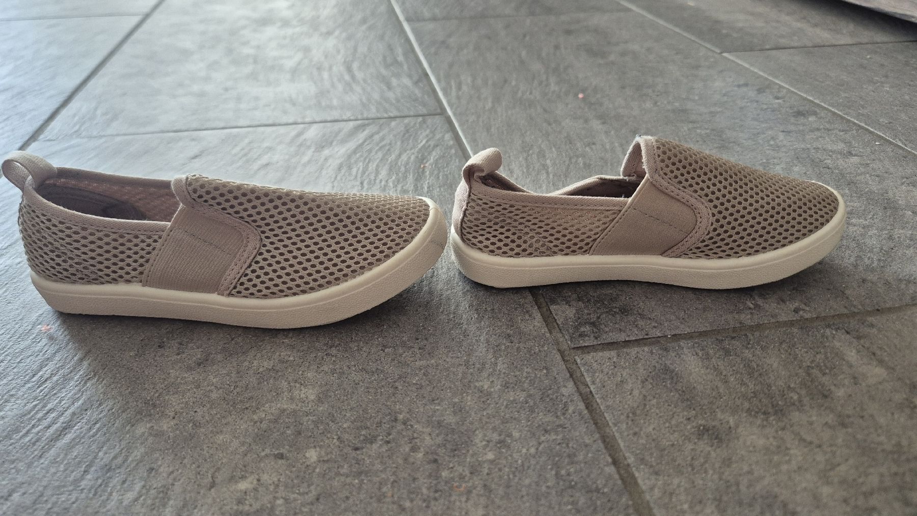 H&M Scarpe per ragazzi: Slip-on-Sneaker aus Mesh grösse 28 – Usato da Steinen venduto da I_nikita_I 1