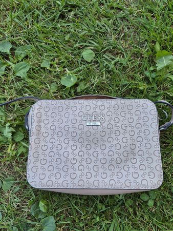 Guess Handtasche im monogram-style